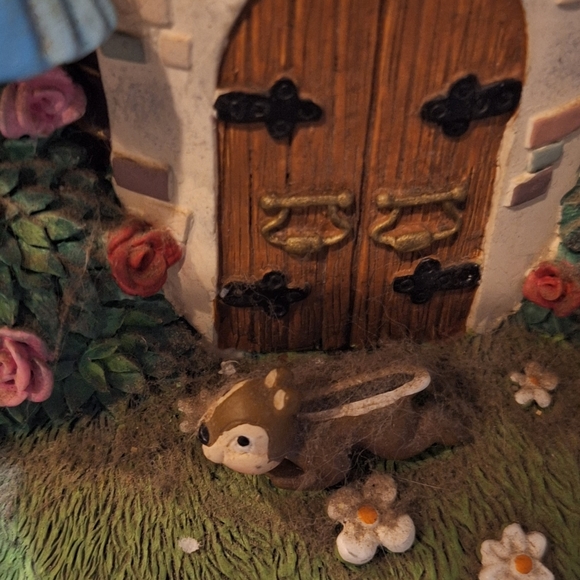 Disney Princesses collectable snow globe and music box - Picture 8 of 13